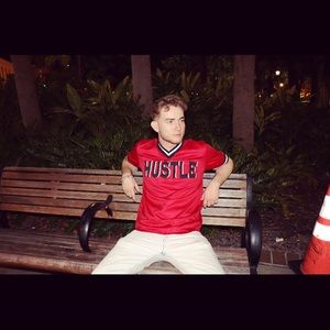 Meet your Posher, Dermot